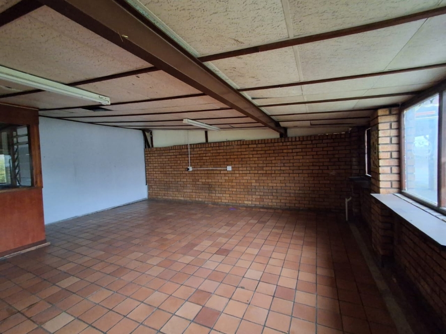 To Let commercial Property for Rent in Greenfields Eastern Cape